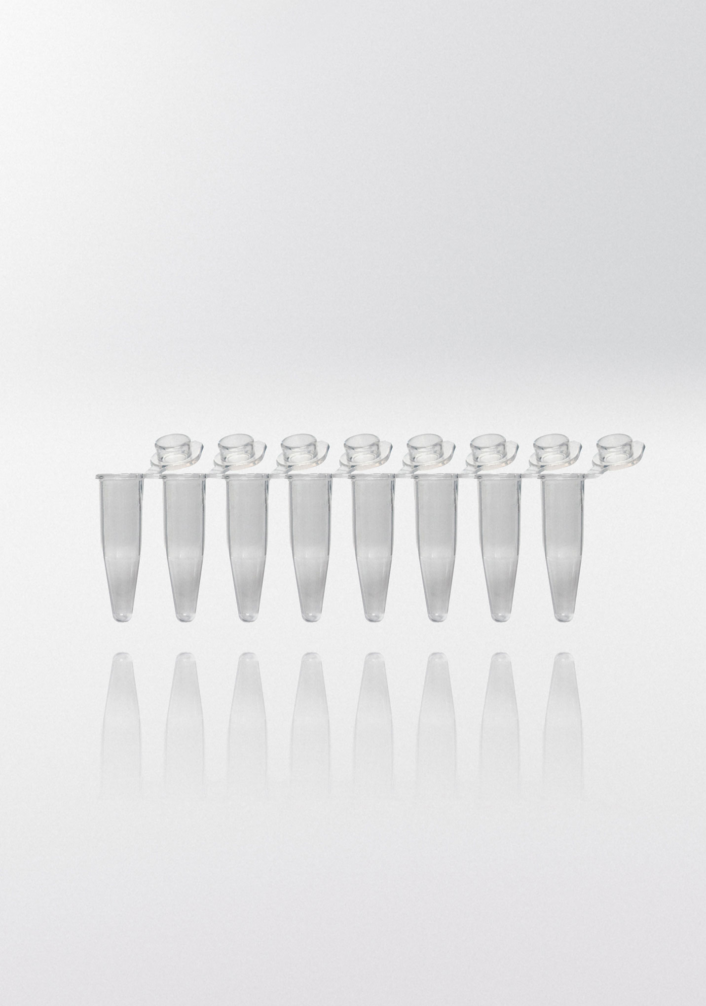 Tiras de tubos para PCR. NERBE-PLUS. Capacidad (ml): 0,2. Resist. centrif. (g): 20000. Tapón: Plano. Color tubo/tapón: Transparente/ Transparente. Esterilidad: PCR Ready. qPCR: Sí