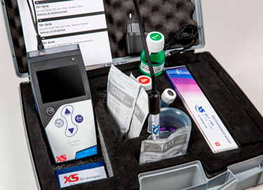 Multiparamétrico portátil PC 7 XS. XS. Con maleta, electrodo pH, low cost, célula con CAT, low cost, y disoluciones.