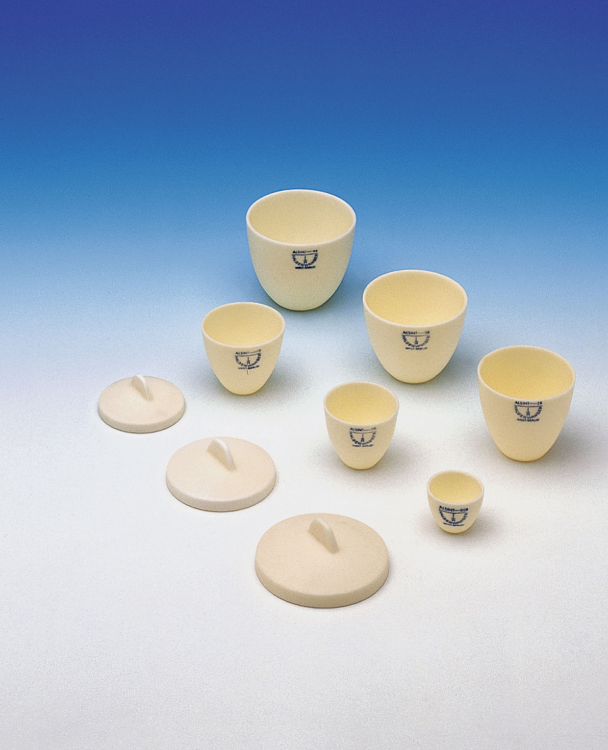 Crisol cerámica Alsint 99,7. HALDENWANGER. Crisol forma ancha sin tapa. Ø sup. / Ø inf. (mm): 54/24. Altura (mm): 50. Cap. (ml): 60
