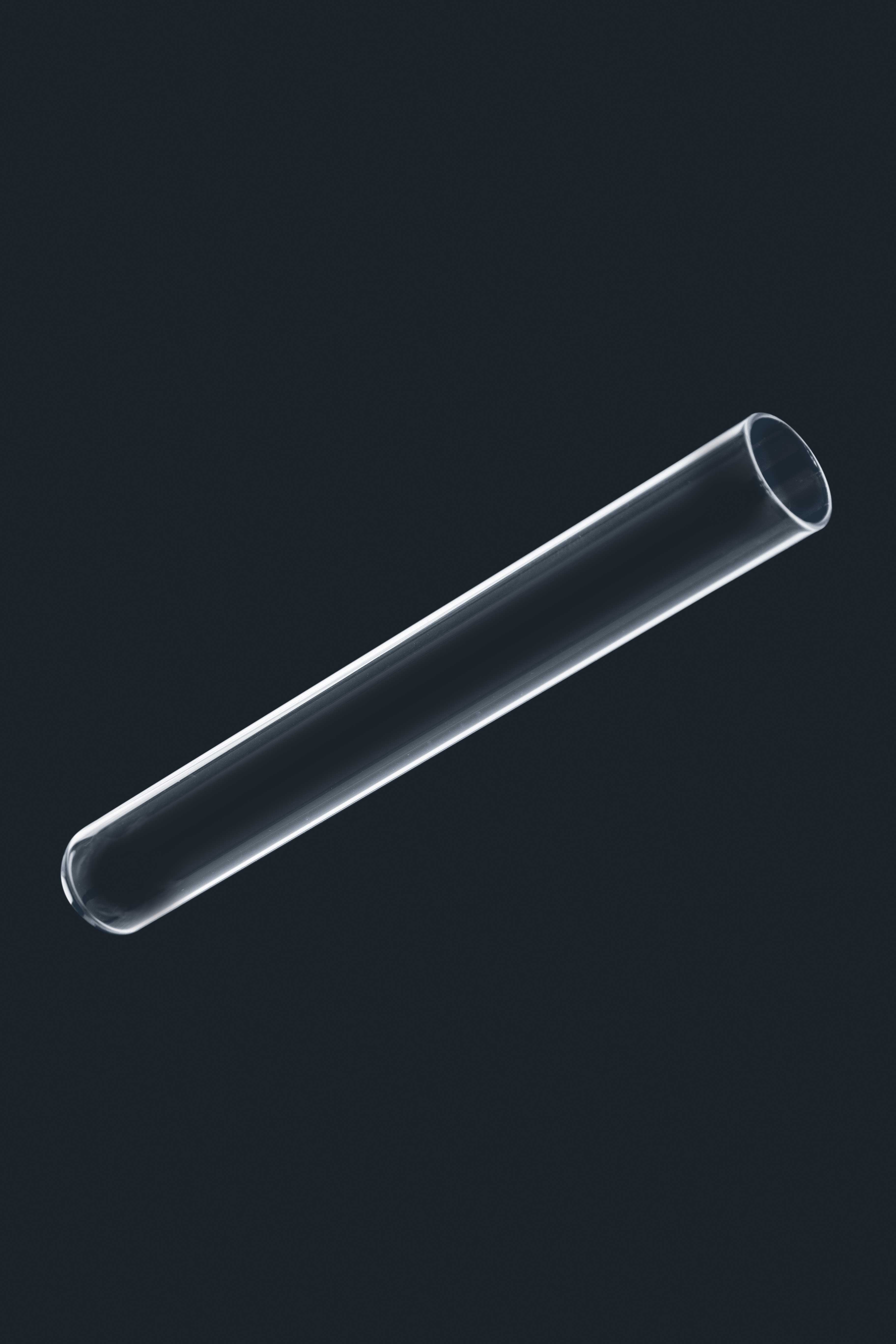 Tubo de vidrio fondo redondo calidad Soda. Medida exterior 16mm diámetro X150mm altura. Capacidad 22ml.