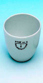 Crisol de porcelana. HALDENWANGER. Forma mediana. Ø sup. (mm): 45. Altura (mm): 36. Cap. (ml): 38