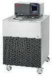 Cooling circulators serie CC. HUBER. Type: CC-902. Temp. range (ºC): -90 to 200. T. Stability (ºC): ±0,02. Heating power (kW): 1,5. Cool. power (kW): 1,2(100ºC), 1,2(20ºC), 1,2(0ºC), 1,1(-20ºC),  0,9(-40ºC), 0,36(-60ºC). Pressure (l/min) - bar: 25-18,5. Vol. (l): 5. Bath depth (mm): 200. Dim. WxHxD (mm): 550x600x911