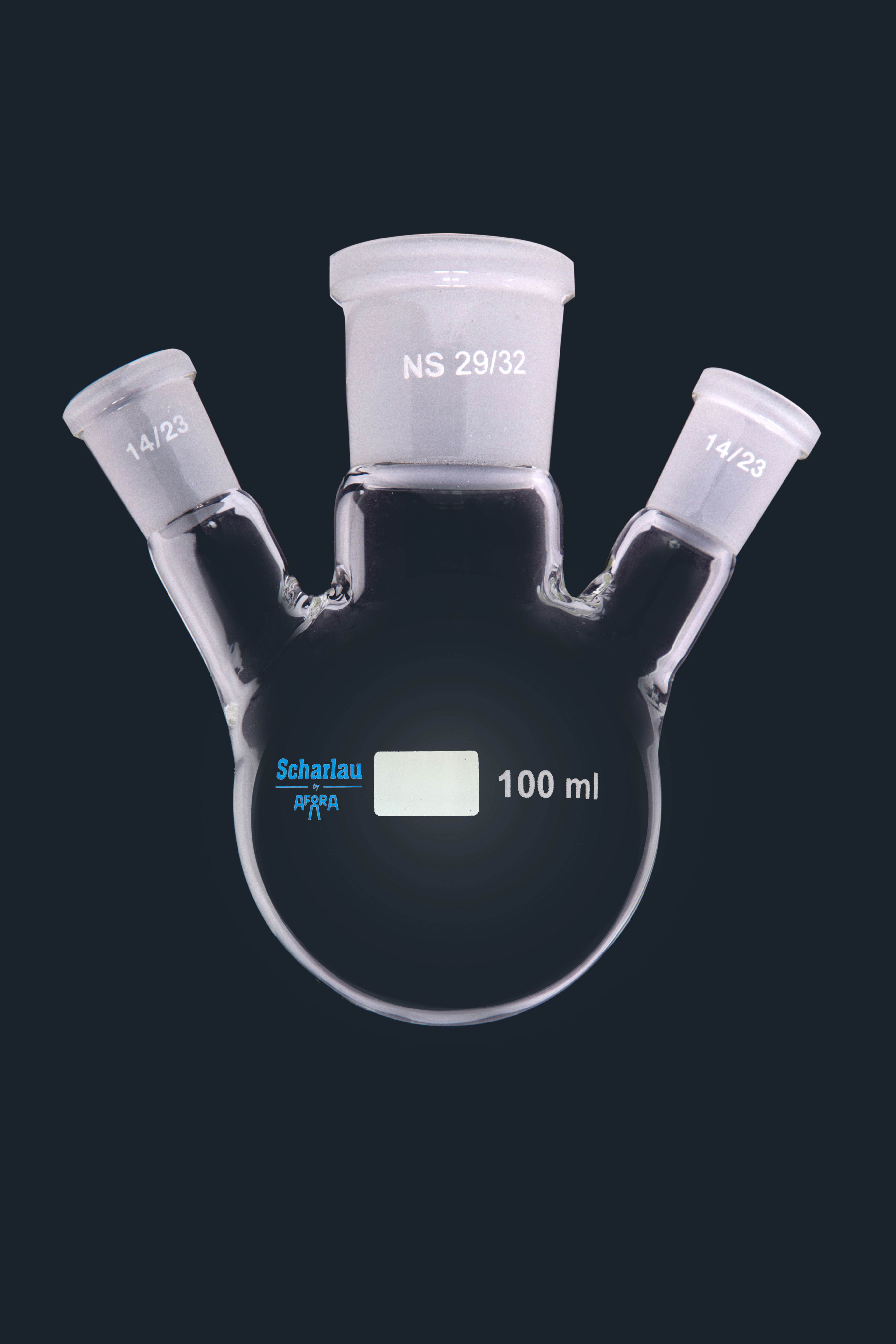 Three-neck round-bottom flask, side necks angled. SCHARLAU. Cap. (ml): 100. Lat. cone: 14/23. Cent. socket: 14/23. Lat. socket: 14/23
