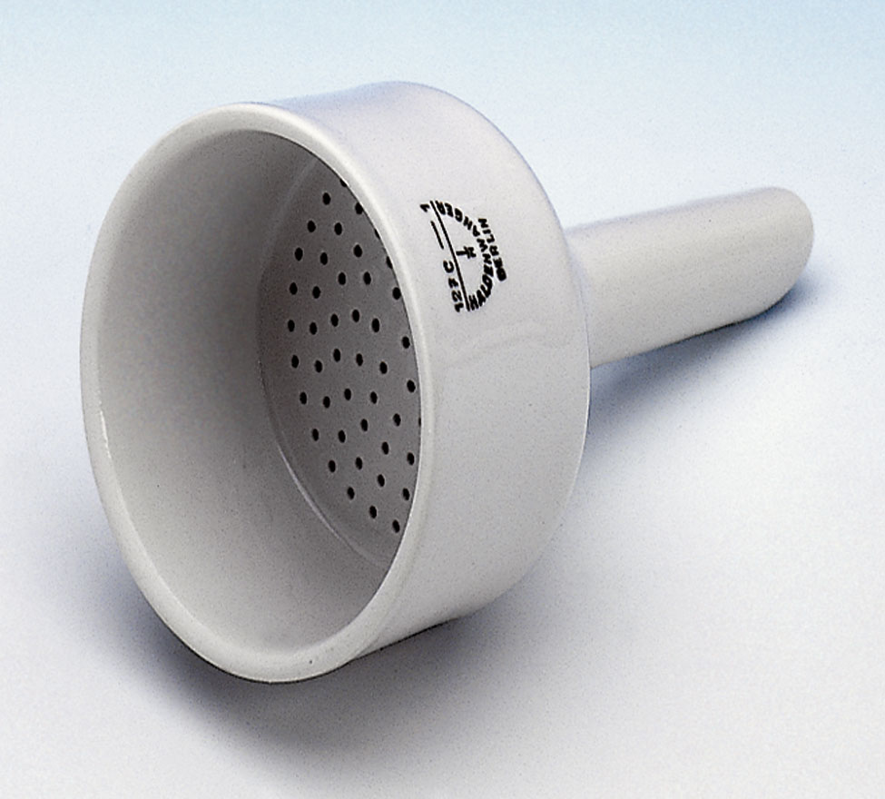 Porcelain Büchner funnel. HALDENWANGER. Ø filter (mm): 70. Ø Plate (mm): 74. Cap. (ml): 135
