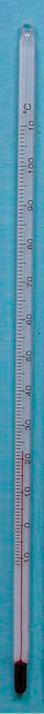 Termómetro de varilla franja blanca para uso general, líquido rojo. Rango de medida (°C): - 10 a + 110. Longitud (mm): 200. División (°C): 1 Amarell. Certificado de fabrica por lote.