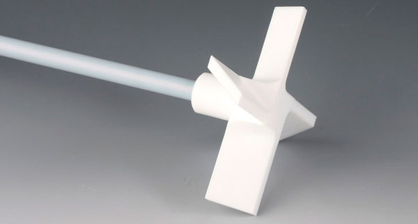 PTFE stirring rod, helical shape with 4 blades at 45º. SCHARLAU. Length (mm): 600. Rod Ø (mm): 10. Chucking Ø (mm): 8. Dimensions (mm): 100x20x5