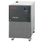 Unichiller P025. HUBER. Pilot ONE controller, air-cooled refrigerating unit and circulation pump with a high discharge pressure for applications with high pressure drops. Temperature range (ºC): -20 to 40. Temperature stability (ºC): ± 0.5. Flow (L/min) - Pressure (bar): 25 - 2.5. Volume (L): 3.8. Dimensions WxHxD (mm): 460x743x590