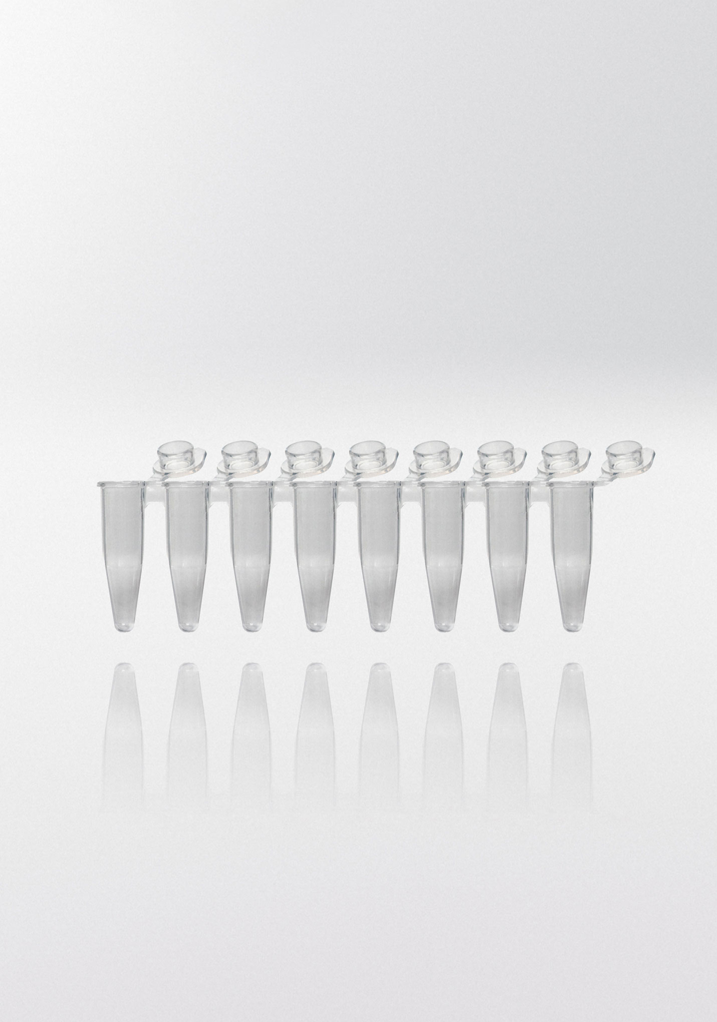 Tiras de tubos para PCR. NERBE-PLUS. Capacidad (ml): 0,2. Resist. centrif. (g): 20000. Tapón: Plano. Color tubo/tapón: Transparente/ Transparente. Esterilidad: PCR Ready. qPCR: Sí