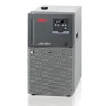 Unichiller P010 OLÉ. HUBER. OLÉ controller with air-cooled refrigerating unit and circulation pump with a high discharge pressure for applications with high pressure drops. Temperature range (ºC): -20 to 40. Temperature stability (ºC): ± 0.5. Flow (L/min) - Pressure (bar): 25 - 2.5. Volume (L): 3.8. Dimensions WxHxD (mm): 350x622x496