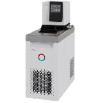 Baño termostático de refrigeración Universa U 630 P. LAUDA. Rango de temperatura (ºC): -30 a 200. Estabilidad temperatura (K): ±0,02. Potencia calorífica máx. (kW): 2,5. Potencia frigorífica (kW): 0,3 (20 ºC), 0,25 (0 ºC), 0,12 (-20 ºC), 0,02 (-30 ºC). Caudal (l/min) - Presión (bar): 22-0,55. Volumen de llenado mín/máx. (L): 3,2/5,7. Apertura AnxPr (mm): 130x150. Profundidad baño útil (mm): 140.