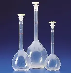 Volumetric flask of PMP with cap. KARTELL. PMP, with conical stopper. Capacity (ml): 100. Height (mm): 174. O.D. Ø (mm): 58. Closure: NS/DIN 14/23