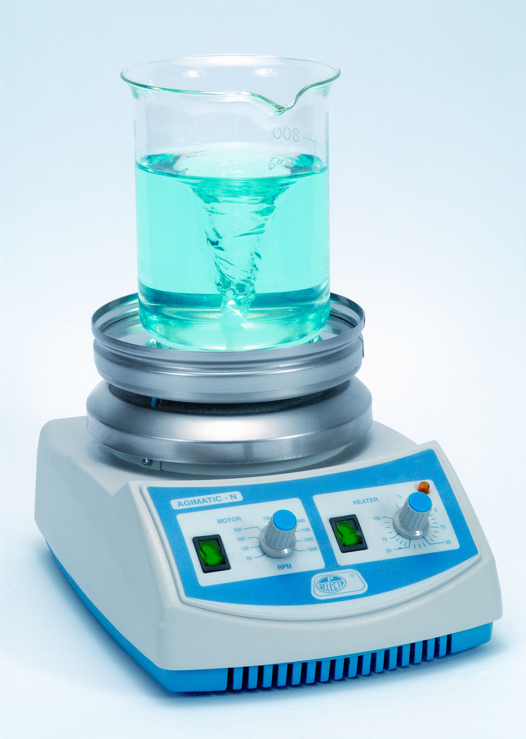 Magnetic Stirrer Agimatic-N with heating. J.P. SELECTA®. Speed (rpm): 60-1600. Stirring volume (l): Up to 10. Temp. (ºC): Up to 350. Material: Stainless steel. Ø plate (mm): 145. Dim. WxHxD (mm): 190x145x260. Power (W): 550. Weight (Kg): 3,2