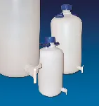 SHeavy-walled carboy HDPE  bottles with /4” BSPT spigot, narrow neck  KARTELL. Cap. (L): 25. Ext. Ø (mm): 96. Height (mm): 565. Mouth Ø (mm): 80