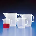Jarra de forma baja graduada con pico. KARTELL. Cap. (mL): 5000. Subdivisión (mL): 250. Ø ext. (mm): 190. Altura (mm): 225
