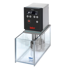 Baños de calefacción con tanque de policarbonato KISS. HUBER. Tipo: KISS 106A. Rango Temp. (ºC): (15)* 25 a 100. Pot. Cal. (kW): 2. Volumen (l): 6. Abertura (mm): 130x110. Profundidad (mm): 150. * Necesario dispositivo de refrigeración auxiliar.