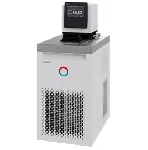 Baño termostático de refrigeración Universa U 855 M. LAUDA. Rango de temperatura (ºC): -55 a 200. Estabilidad temperatura (K): ±0,01. Potencia calorífica máx. (kW): 3,6. Potencia frigorífica (kW): 1,6 (20 ºC), 1,25 (0 ºC), 0,62 (-20 ºC), 0,38 (-30 ºC), 0,18 (-40 ºC), 0,05 (-50 ºC). Caudal (l/min) - Presión (bar): 23-0,7. Volumen de llenado mín/máx. (L): 5/8. Apertura AnxPr (mm): 150x150. Profundidad baño útil (mm): 180.