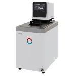 Baño termostático de calefacción Universa U 20 M. LAUDA. Rango de temperatura (ºC): 65 a 300. Estabilidad temperatura (K): ±0,01. Potencia calorífica máx. (kW): 3,6. Caudal (L/min) - Presión (bar): 32-1,1. Volumen de llenado máx. (L): 22. Apertura AnxPr (mm): 200x200. Profundidad baño útil (mm): 300.Accesorios incluidos: 1 tapa para baño, Juego conexiones de bomba con conexiones acero inoxidable M16x1, 2 tuercas de racor, 2 tapones, 2 racores de manguera 13 mm para conexión bomba, Serpentín de refrigeración con conexiones de acero inoxidable M16x1 y tapones de plástico