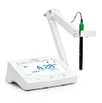 Medidor avanzado de oxígeno disuelto con sonda polarográfica de oxígeno disuelto. Se suministra con sonda polarográfica de oxígeno disuelto HAHI764833, soporte de electrodos HAHI764060, solución electrolítica 034HI7041S (30 mL), membranas (2 unidades), adaptador de corriente, cable USB-C a USB-A, certificados de calidad y guía rápida de uso. Modelo HI6421P-02. HANNA INSTRUMENTS®