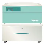 Mesa baja y estrecha con un cajón con cerradura, incluye ruedas giratorias con freno, An x Al x Pr (mm): 550 x 260 x 650. HETTICH. Para ROTOFIX 32 A, UNIVERSAL 320 / 320R, ROTINA 380 / 380R, ROTINA 420, ROTANTA 460, ROTOFIX 46 / 46H