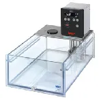 Heating baths with polycarbonate tank KISS. HUBER. Type: KISS 118A. Temp. range (ºC): (15)* 25 to 100. Heating power (kW): 2. Volume (l): 18. Opening (mm): 303x321. Depth (mm): 150. * Auxiliary cooling device required.