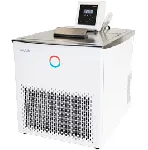 Baño termostático de refrigeración Alpha RA 24. LAUDA. Rango de temperatura (ºC): -25 a 100. Estabilidad temperatura (K): ±0,05. Potencia calorífica máx. (kW): 1,5. Potencia frigorífica (kW): 0,43 (20 ºC), 0,133 (0 ºC), 0,08 (-20 ºC). Caudal (L/min) - Presión (bar): 15-0,2. Volumen de llenado mín./máx. (L): 14/22. Apertura AnxPr (mm): 350x277. Profundidad baño útil (mm): 140