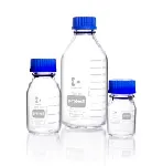 Frascos ISO graduados para laboratorio con rosca GL 45, transparente, con tapón roscado y anillo de vertido en PP azul. DURAN®. Capacidad (mL): 150. Diámetro (mm): 62. Altura (mm): 115