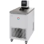 Baño termostático de refrigeración Universa U 4230 M. LAUDA. Rango de temperatura (ºC): -30 a 200. Estabilidad temperatura (K): ±0,01. Potencia calorífica máx. (kW): 3,6. Potencia frigorífica (kW): 0,8 (20 ºC), 0,7 (0 ºC), 0,43 (-20 ºC), 0,18 (-30 ºC), 0,12 (-50 ºC). Caudal (l/min) - Presión (bar): 32-1,1. Volumen de llenado mín/máx. (L): 19/47. Apertura AnxPr (mm): 200x350. Profundidad baño útil (mm): 300.