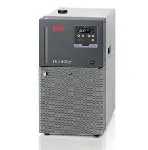 Unichiller P007 OLÉ. HUBER. OLÉ controller with air-cooled refrigerating unit and circulation pump with a high discharge pressure for applications with high pressure drops. Temperature range (ºC): -20 to 40. Temperature stability (ºC): ± 0.5. Flow (L/min) - Pressure (bar): 25 - 2.5. Volume (L): 3.8. Dimensions WxHxD (mm): 350x622x496