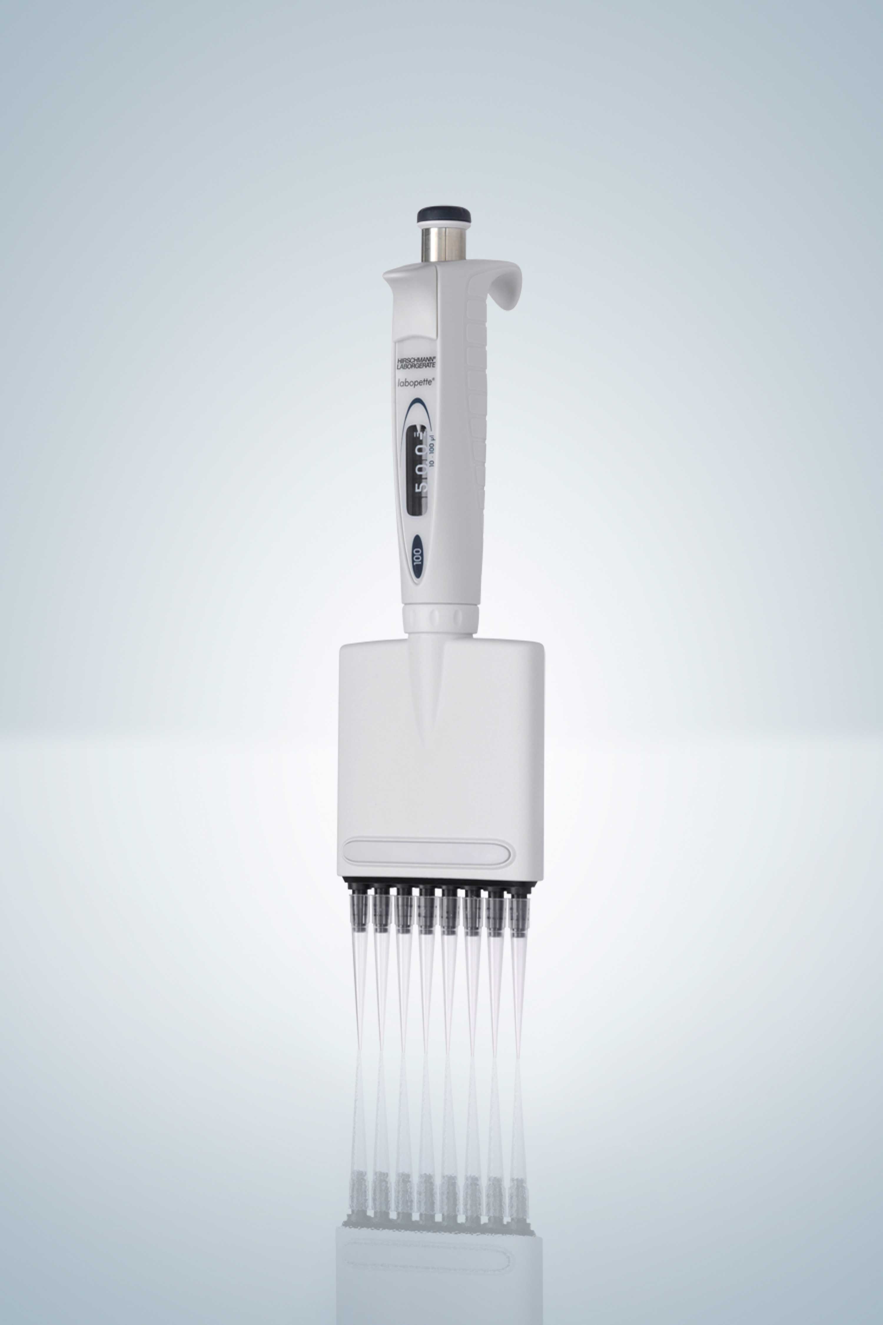 Labopette¨ adjustable-volume multi-channel automatic pipette. HIRSCHMANN. Model: Labopette 8 channels. Range (µl): 30-300. Repeatibility (%): 1,63. CV (%): 0,6. Subdivisions (µl): 0,2. Tips: 5-300