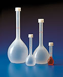 Volumetric flasks of polypropylene with screw cap
