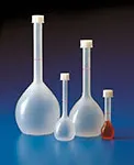 Volumetric flasks of polypropylene with screw cap