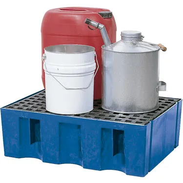 Retention tray with drums and barrels to contain spilled liquids
