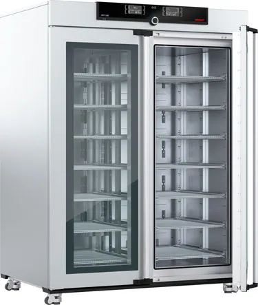 INCUBATORS AND CLIMATE CHAMBERS