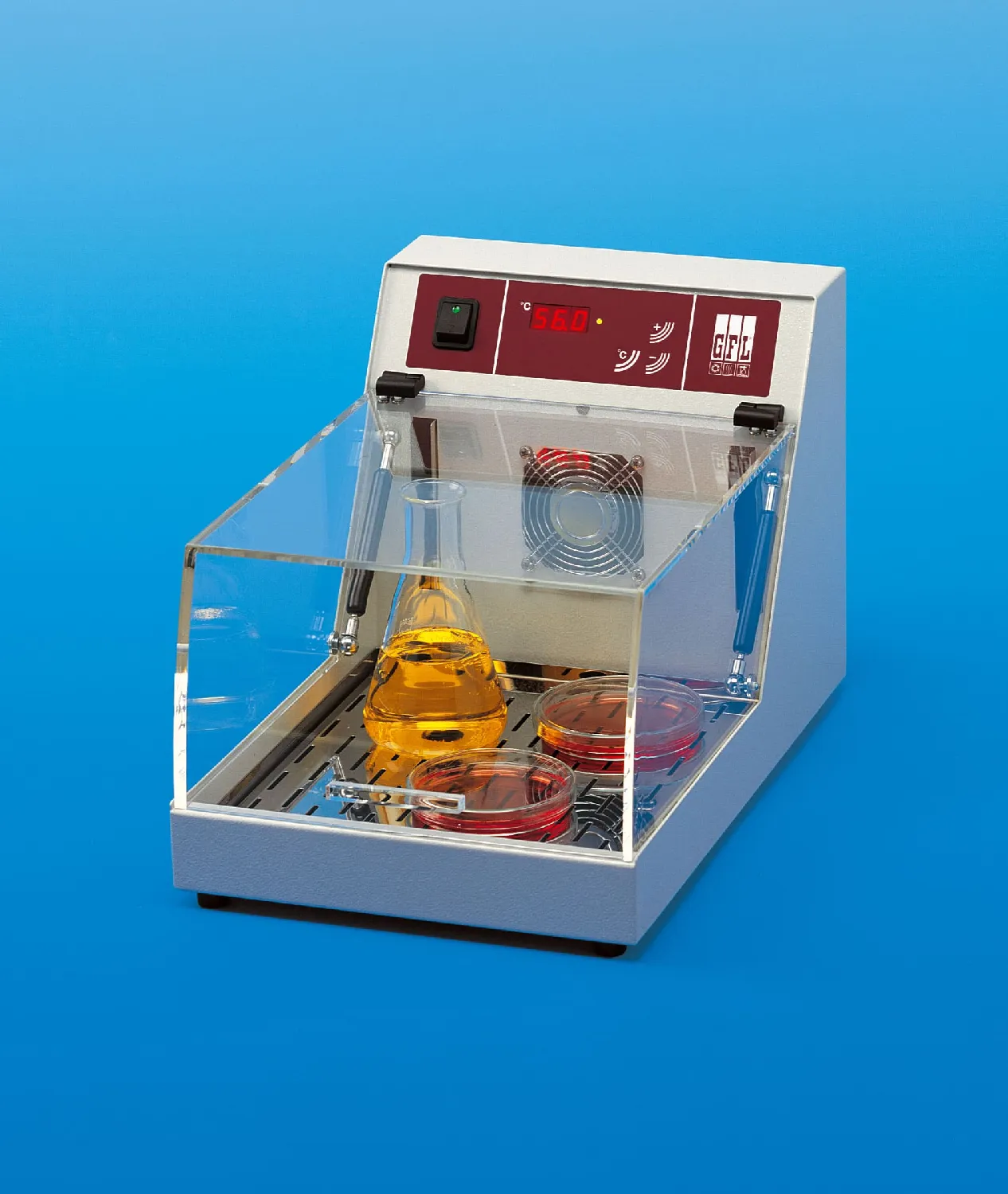 INCUBATORS AND CLIMATE CHAMBERS